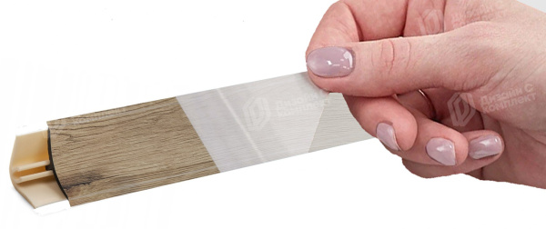 Плинтус LB 15 Дуб натуральный 3,0 м 123