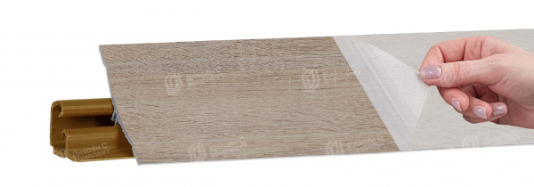 Плинтус LB 231 Дуб Канадский 3,0 м 85